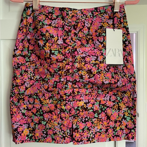 Zara Dresses & Skirts - Zara Floral Skirt